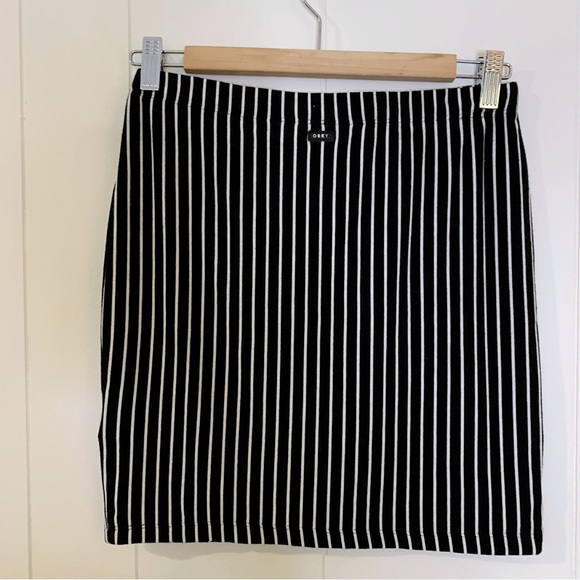 NWT Obey Sheffield Black and White Pinstripe Skirt S - Picture 3 of 8